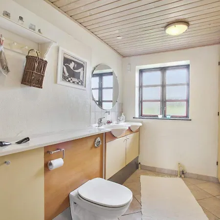 8 Person In Veslos-by Traum